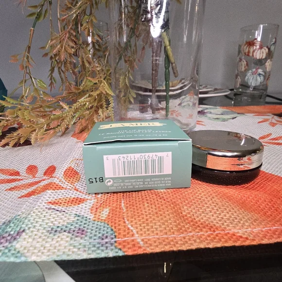 La Mer The Lip Balm - Picture 3 of 4